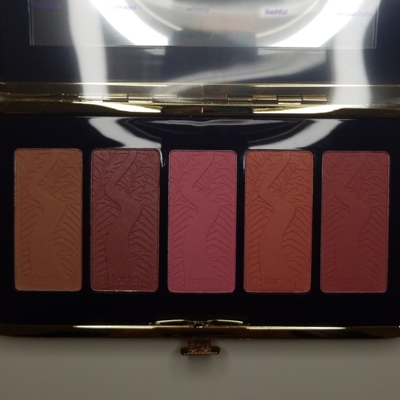 LE tarte Pin Up Girl blush palette - Picture 3 of 5